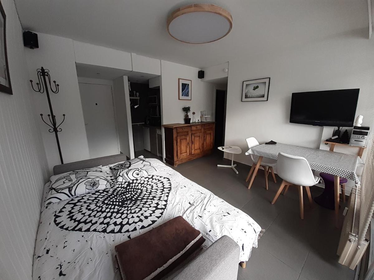 Studio Quartier Calme Centre Ville Vue Mont Blanc Chamonix Exterior photo
